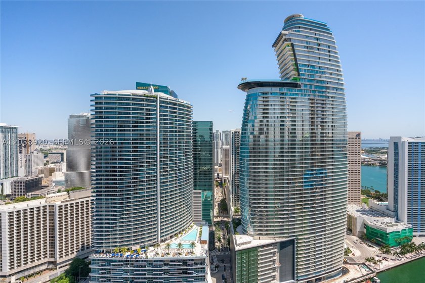 Experience luxury living at Icon Brickell Tower I. This bright - photo 39