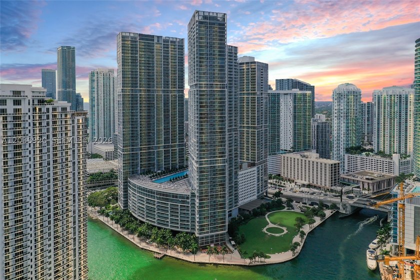 Experience luxury living at Icon Brickell Tower I. This bright - photo 41