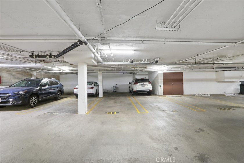 Showcasing an exceptional layout, open-concept design, and - photo 23