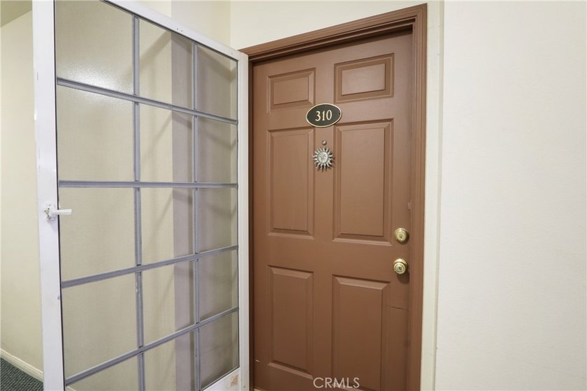 Showcasing an exceptional layout, open-concept design, and - photo 33