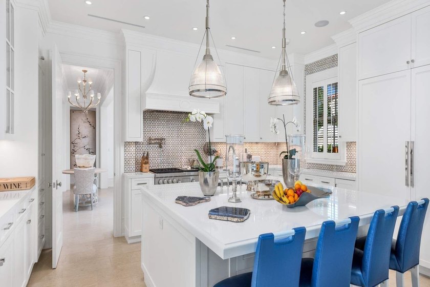 Stunning ''nearly new'' waterfront residence, complete with - photo 12