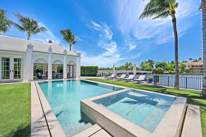 Stunning ''nearly new'' waterfront residence, complete with - photo 25