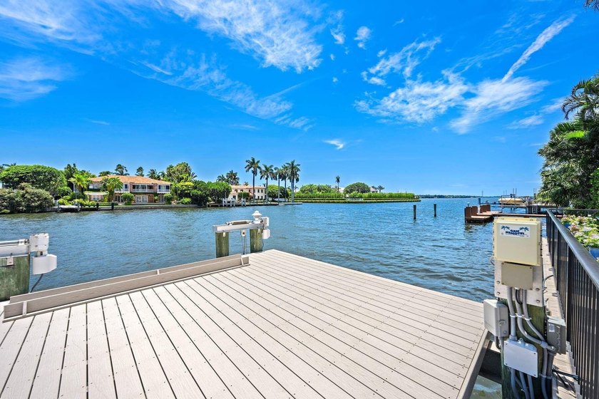 Stunning ''nearly new'' waterfront residence, complete with - photo 28