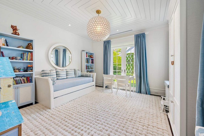 Stunning ''nearly new'' waterfront residence, complete with - photo 31