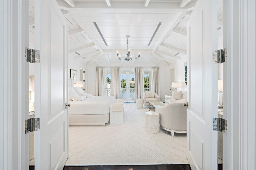 Stunning ''nearly new'' waterfront residence, complete with - photo 36