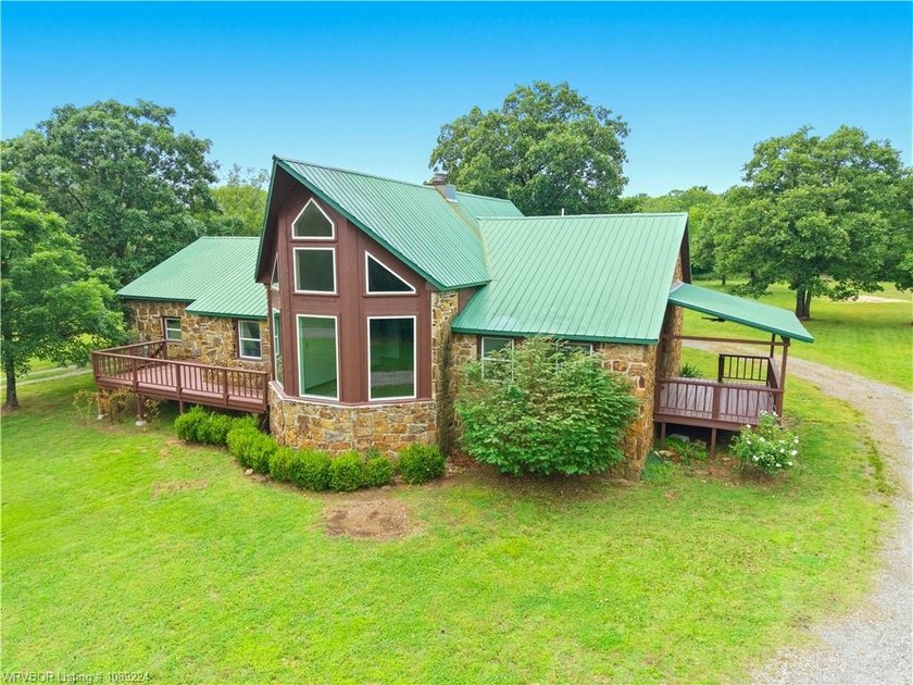 Wake up to beautiful views of Lake Tenkiller from the comfort of - photo 2