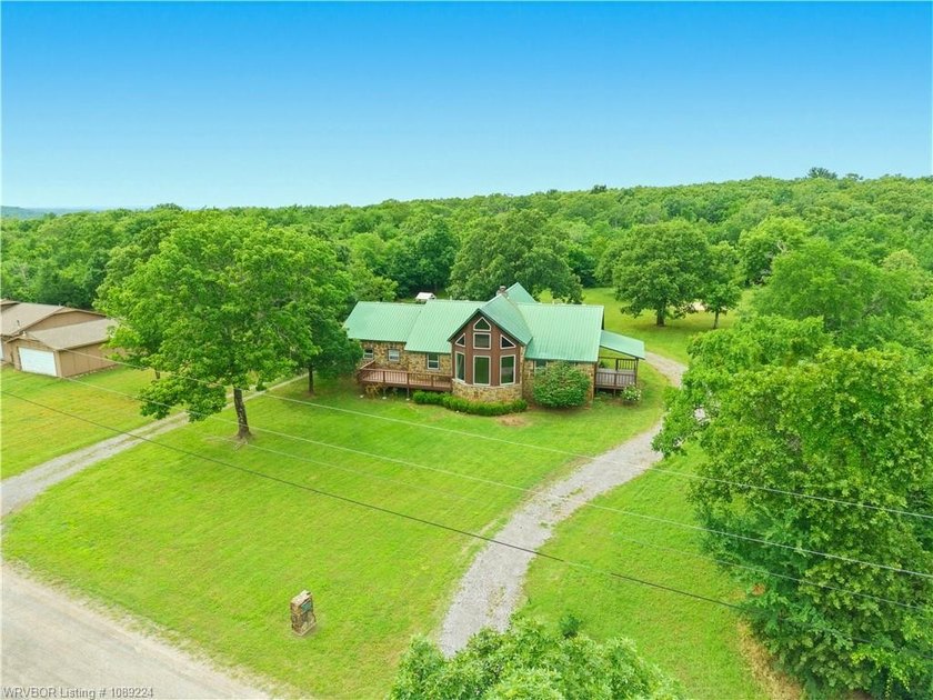 Wake up to beautiful views of Lake Tenkiller from the comfort of - photo 4