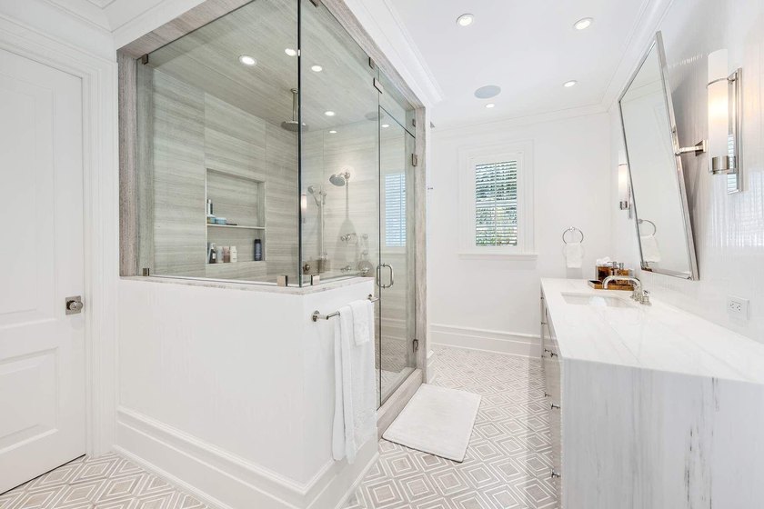 Stunning ''nearly new'' waterfront residence, complete with - photo 46