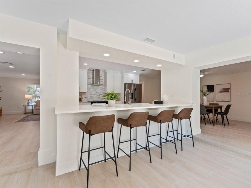 Welcome to your slice of paradise in one of St. Pete's most - photo 11