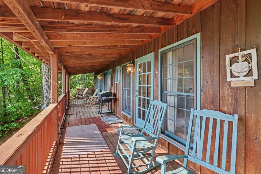 The Ultimate High-Elevation Retreat: Perched high above the - photo 16