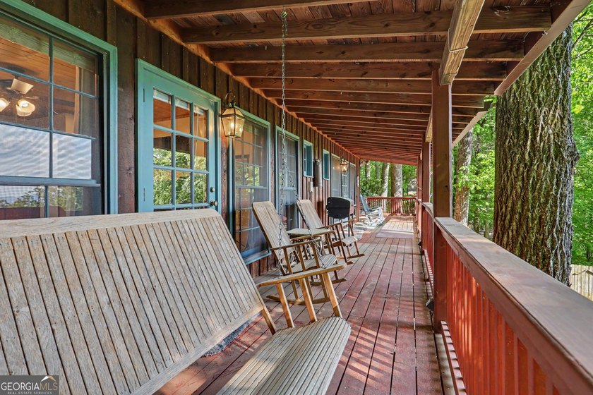 The Ultimate High-Elevation Retreat: Perched high above the - photo 20