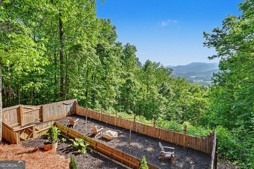 The Ultimate High-Elevation Retreat: Perched high above the - photo 23