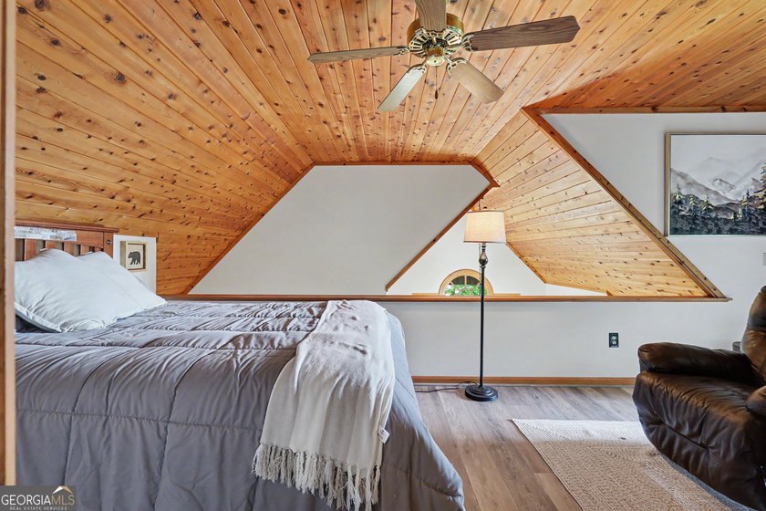 The Ultimate High-Elevation Retreat: Perched high above the - photo 26
