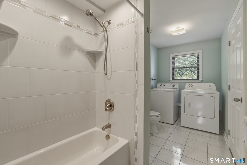 Welcome to 82 Lake Garda Drive, a beautifully maintained - photo 7