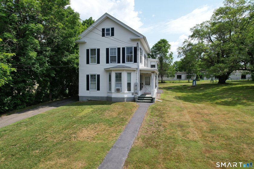Excellent opportunity for both owner-occupants and investors! - photo 3
