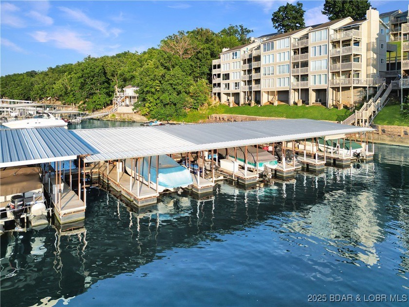 Your year-round Lake escape is ready and waiting. This fully - photo 21