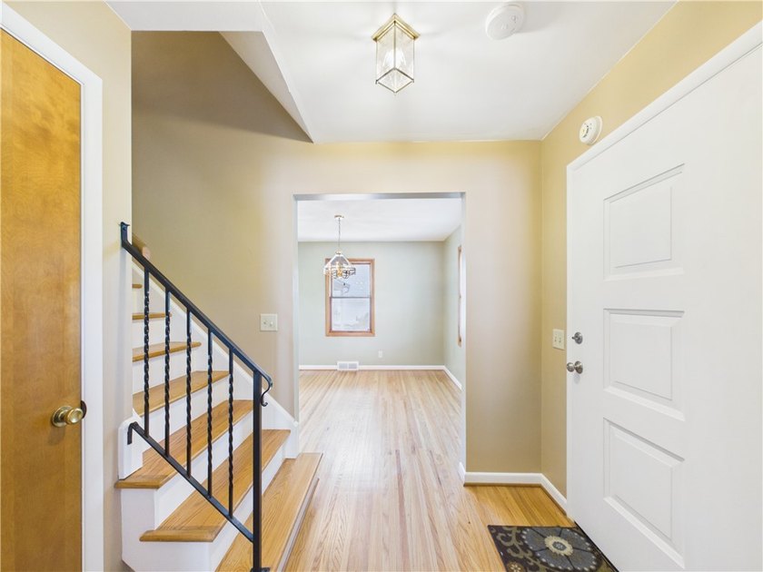 Classic Village Colonial that has been beautifully maintained - photo 6