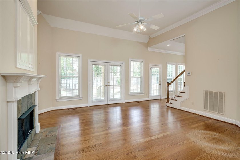 Welcome to West Lake! This beautifully designed 4-bedroom, 3 - photo 12