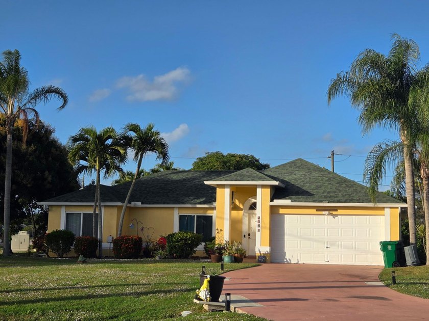 Roof 2019, A/C 2023 Well-maintained home is located in a - photo 31