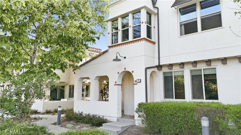 Welcome to one of the most private and desirable corner-unit - photo 6