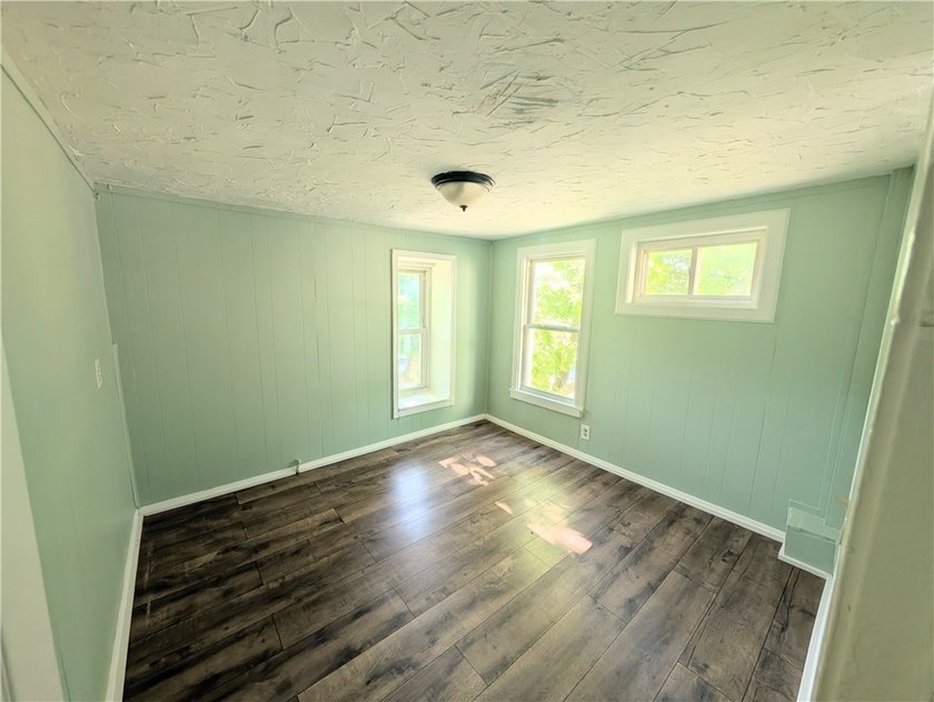 Another Rockin' Rochester Property! This beautifully updated - photo 14