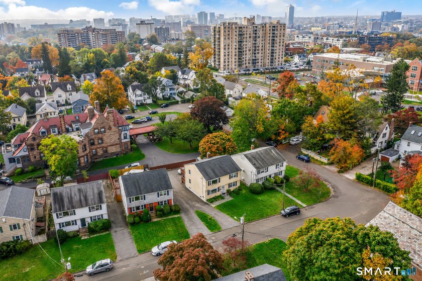 Excellent opportunity to own a well-maintained two-family home - photo 4