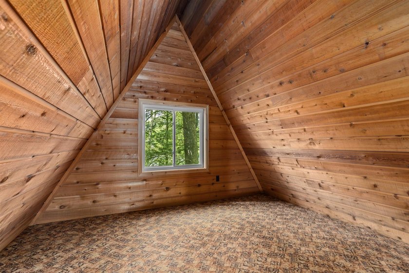 A-Frame - 3 seasons, 2 bedroom home on quiet, private Lake - photo 17