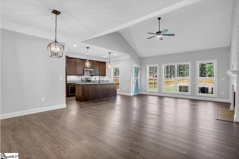 Welcome to this better-than-new craftsman-style ranch, just one - photo 5