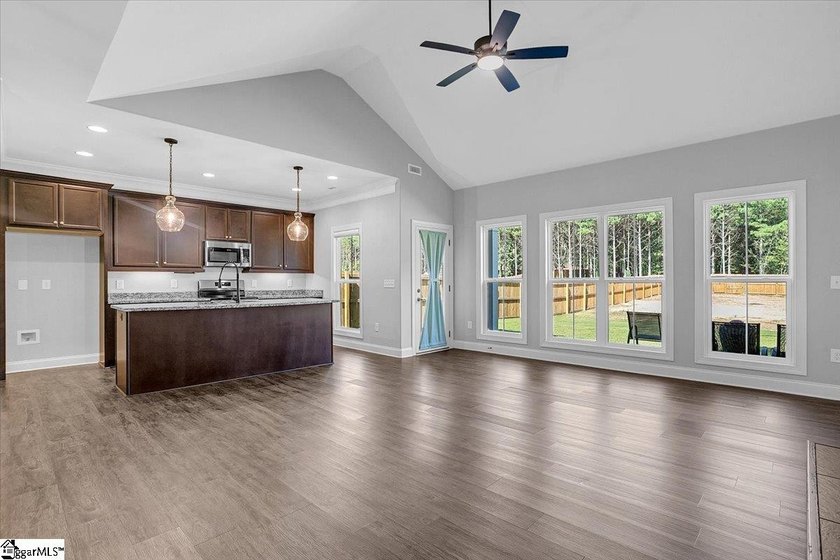 Welcome to this better-than-new craftsman-style ranch, just one - photo 6