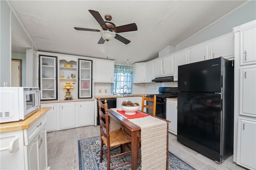 Charming 2 bedroom and 2 full-bath mobile home in the Brockport - photo 8