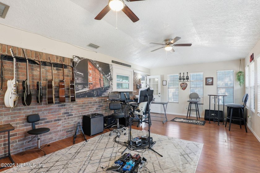 4BR 2BA 2455 SF, All Brick ,2 car garage in desirable Chimney - photo 25