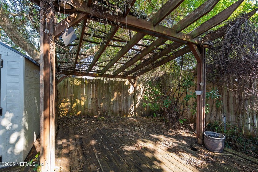 4BR 2BA 2455 SF, All Brick ,2 car garage in desirable Chimney - photo 33