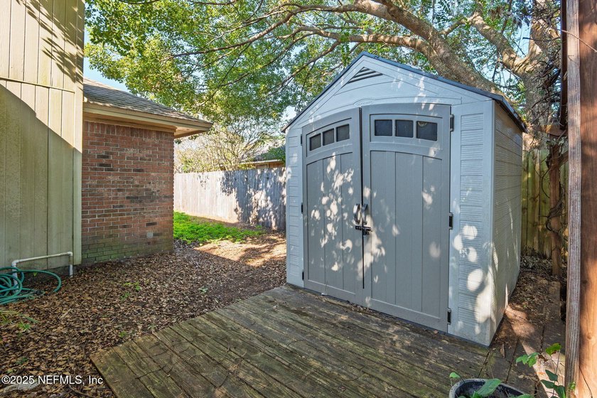 4BR 2BA 2455 SF, All Brick ,2 car garage in desirable Chimney - photo 34