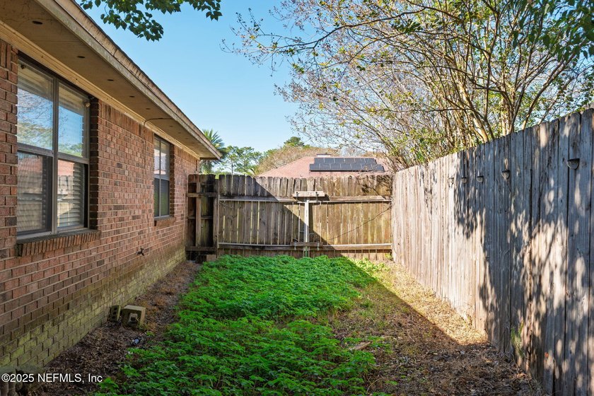 4BR 2BA 2455 SF, All Brick ,2 car garage in desirable Chimney - photo 35