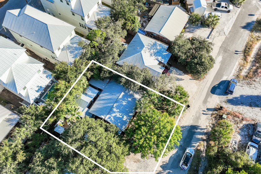 Fantastic one-of-a-kind Florida beach cottage located in the - photo 3