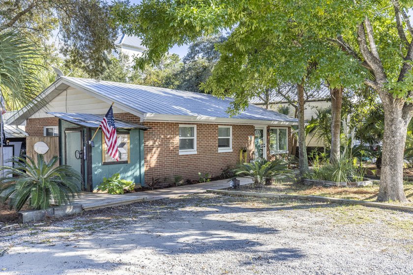 Fantastic one-of-a-kind Florida beach cottage located in the - photo 8