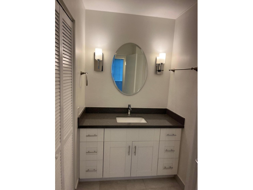 Exceptional opportunity to purchase a 2 bedroom 1 bath condo in - photo 11