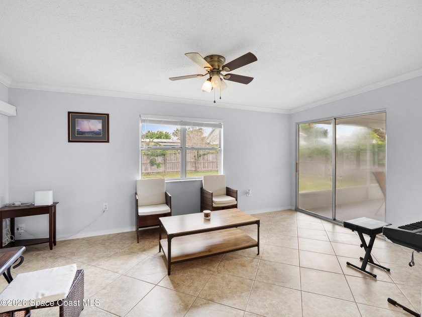 Discover the perfect blend of comfort and convenience in this - photo 11