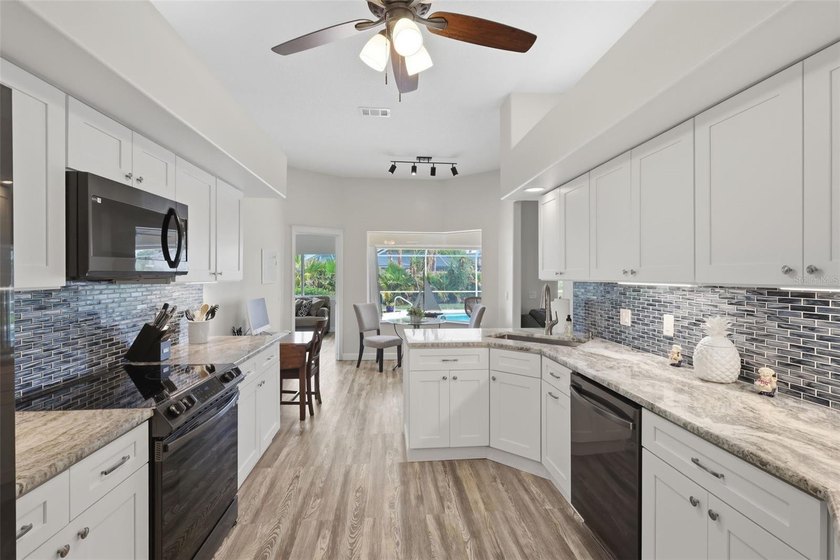 Located just minutes to the Beach or Intracoastal River in the - photo 12