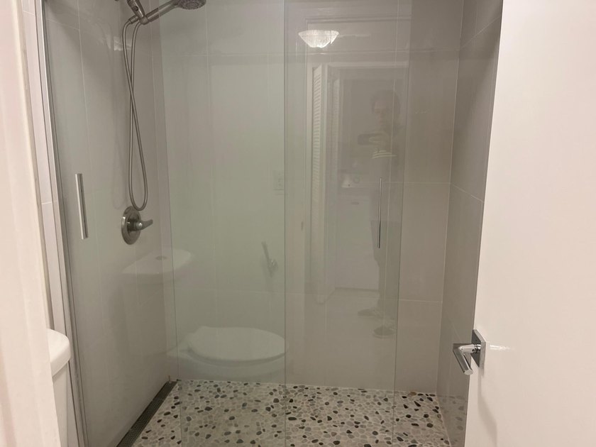 Exceptional opportunity to purchase a 2 bedroom 1 bath condo in - photo 12