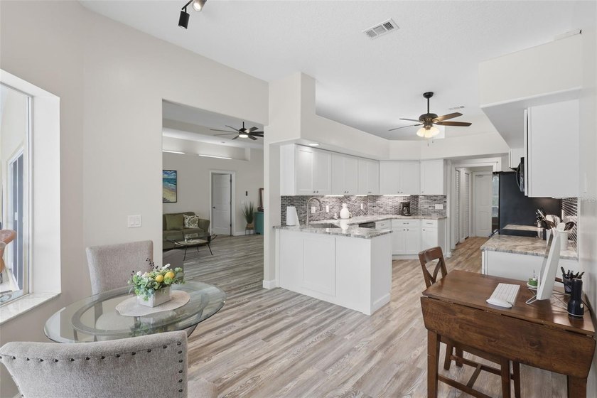 Located just minutes to the Beach or Intracoastal River in the - photo 17