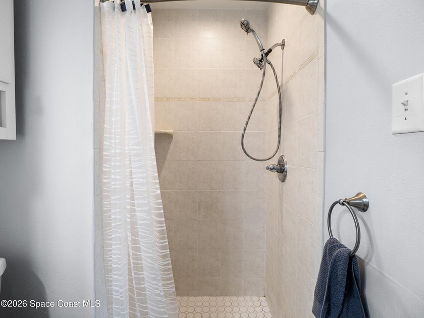 Discover the perfect blend of comfort and convenience in this - photo 17