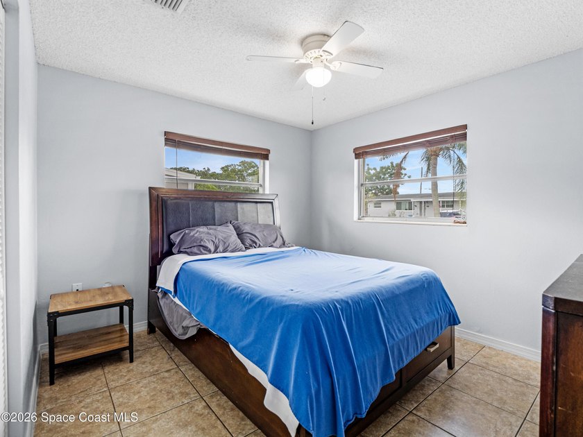Discover the perfect blend of comfort and convenience in this - photo 18