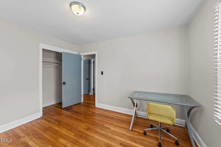 PRIME LOCATION JUST MINUTES FROM DOWNTOWN RALEIGH! This - photo 22