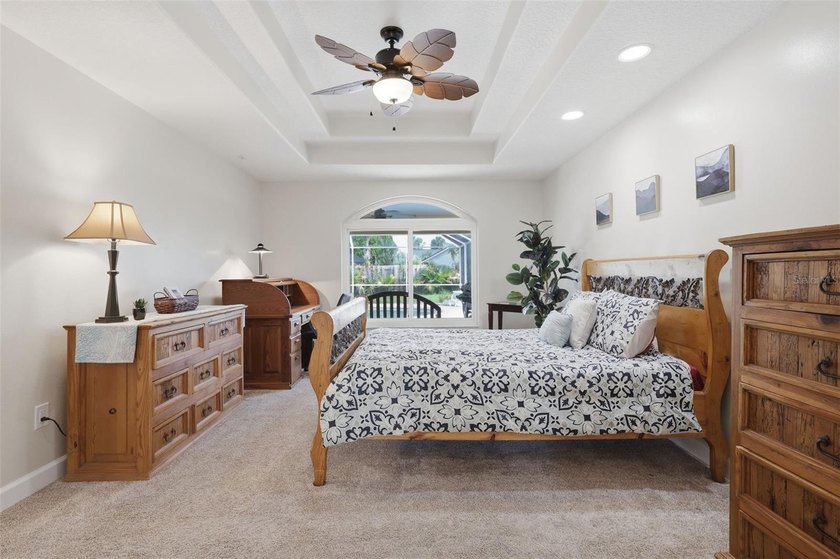 Located just minutes to the Beach or Intracoastal River in the - photo 24