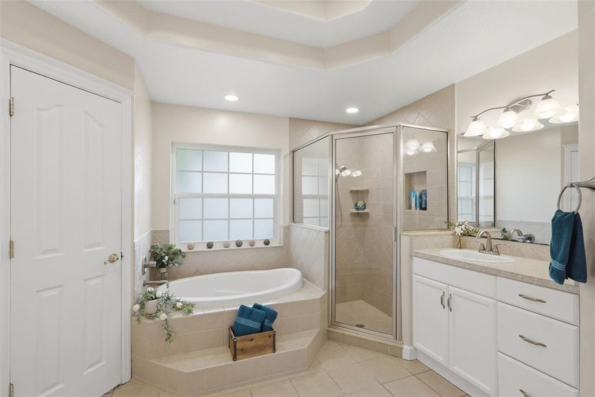 Located just minutes to the Beach or Intracoastal River in the - photo 26