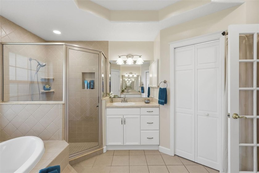 Located just minutes to the Beach or Intracoastal River in the - photo 27