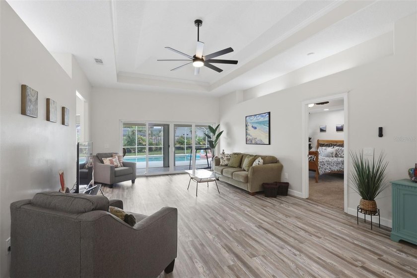 Located just minutes to the Beach or Intracoastal River in the - photo 33