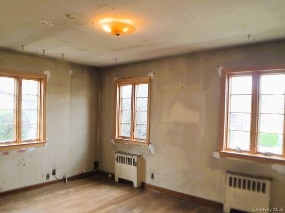 Throggs Neck - Two-Family Detached Brick Home Opportunity awaits - photo 10