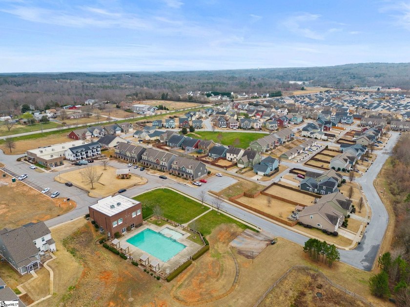 Welcome home to 217 Daystrom Dr.! Built in 2022 and beautifully - photo 29